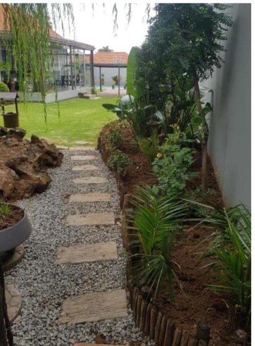 To Let 2 Bedroom Property for Rent in Waverley Gauteng