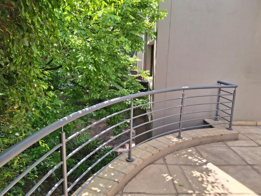 To Let 2 Bedroom Property for Rent in Melrose North Gauteng