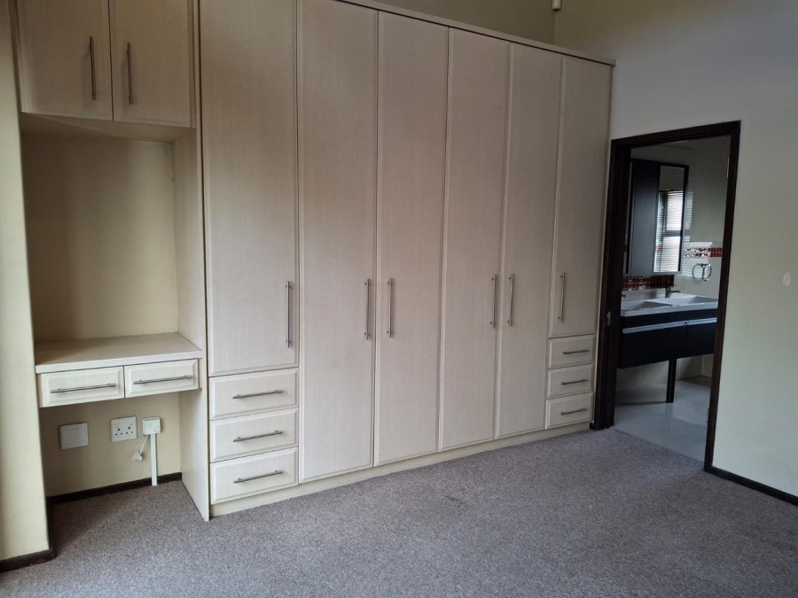 To Let 2 Bedroom Property for Rent in Melrose North Gauteng