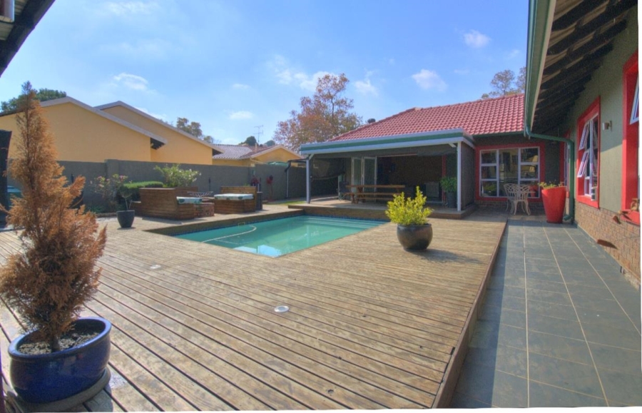 4 Bedroom Property for Sale in Brackendowns Gauteng