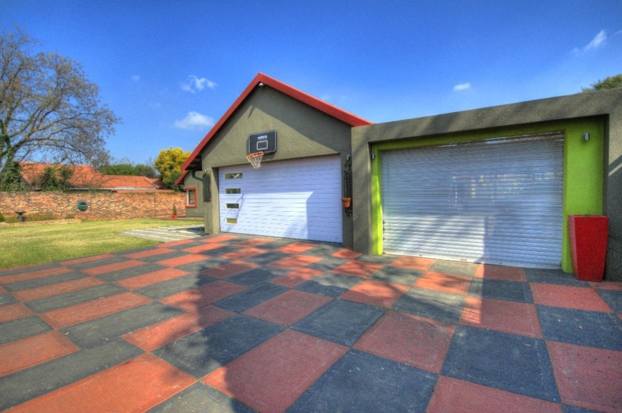 4 Bedroom Property for Sale in Brackendowns Gauteng