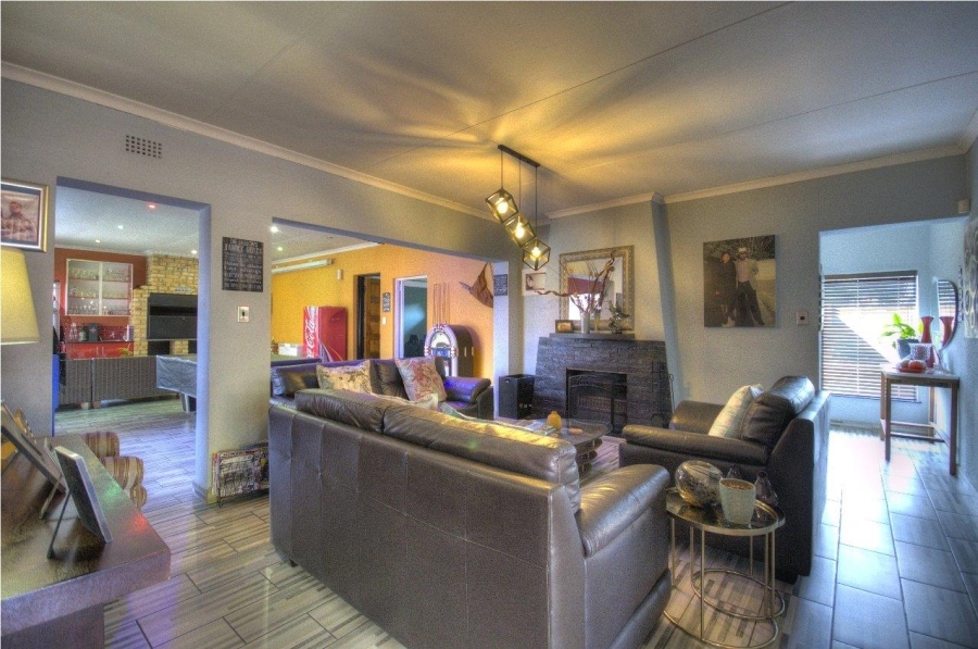 4 Bedroom Property for Sale in Brackendowns Gauteng