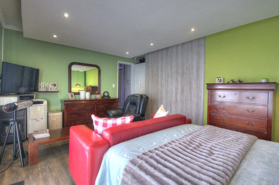 4 Bedroom Property for Sale in Brackendowns Gauteng