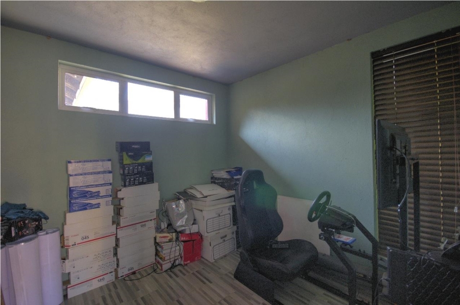 4 Bedroom Property for Sale in Brackendowns Gauteng