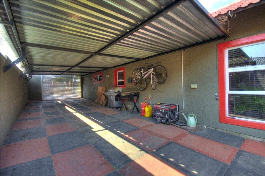 4 Bedroom Property for Sale in Brackendowns Gauteng