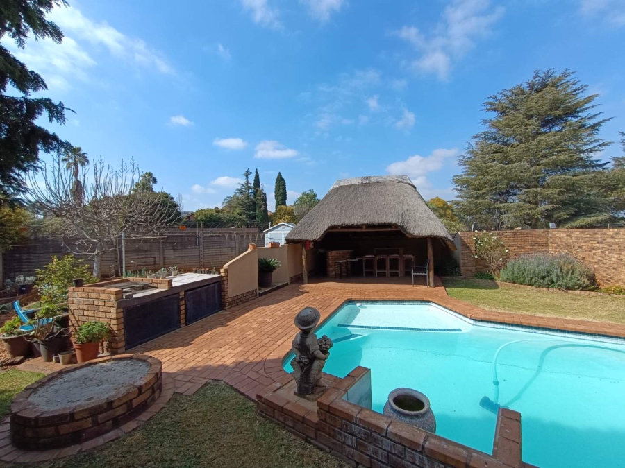 Commercial Property for Sale in Zwartkop Gauteng