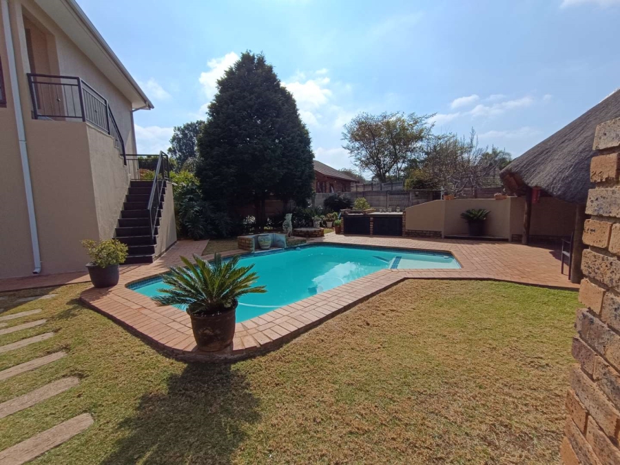 Commercial Property for Sale in Zwartkop Gauteng