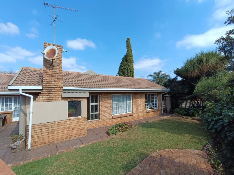 Commercial Property for Sale in Zwartkop Gauteng