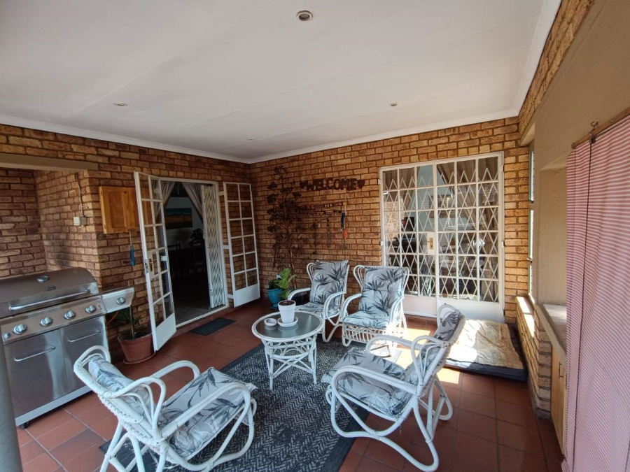 Commercial Property for Sale in Zwartkop Gauteng