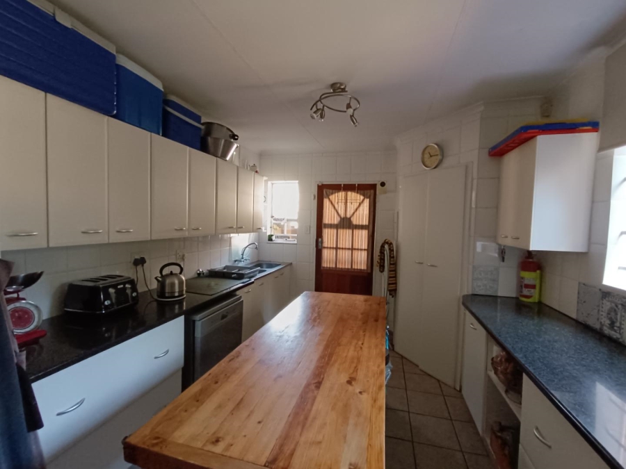 Commercial Property for Sale in Zwartkop Gauteng