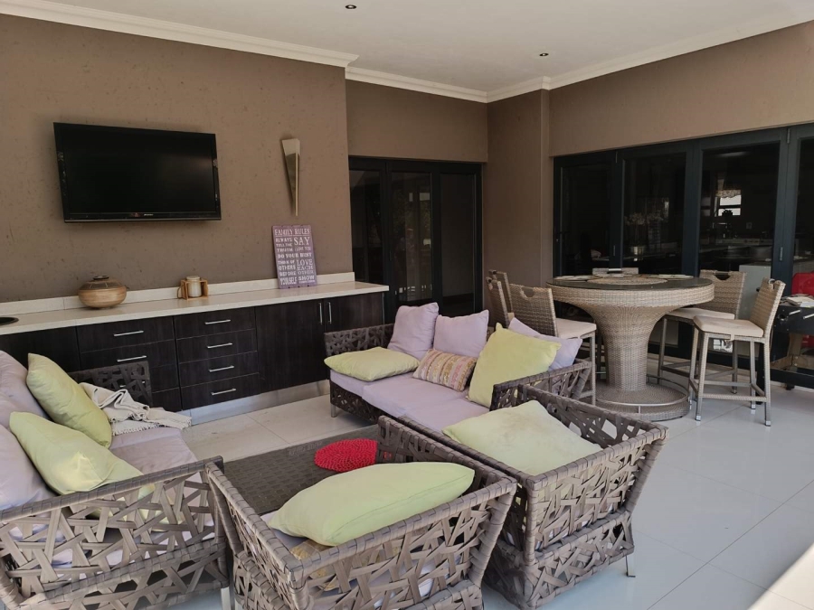 6 Bedroom Property for Sale in Midstream Estate Gauteng