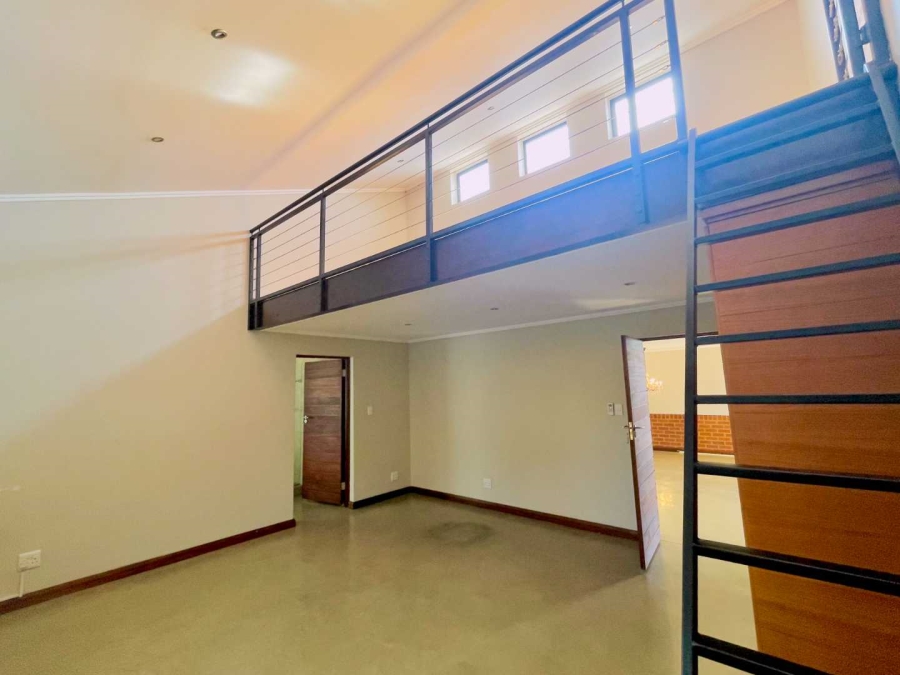 To Let 5 Bedroom Property for Rent in Olympus Country Estate Gauteng