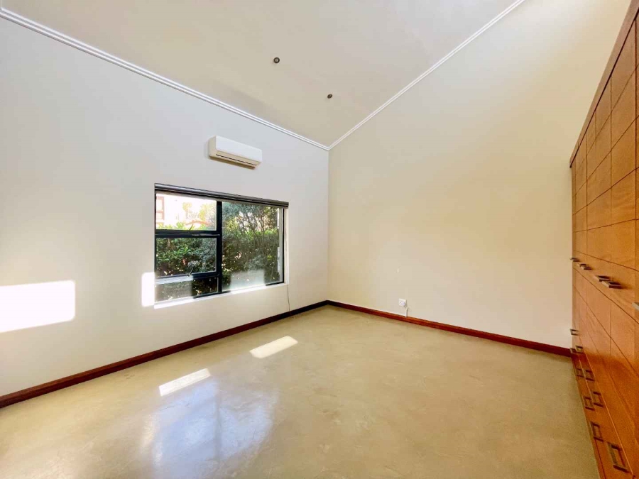 To Let 5 Bedroom Property for Rent in Olympus Country Estate Gauteng