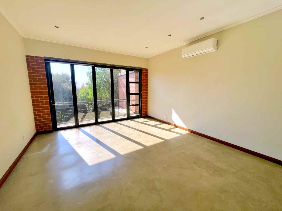To Let 5 Bedroom Property for Rent in Olympus Country Estate Gauteng