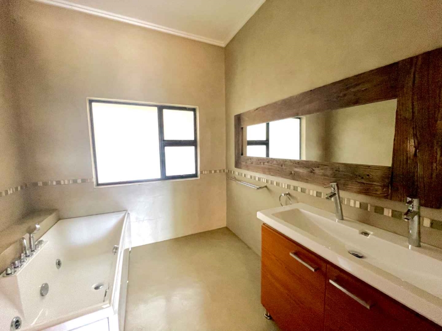 To Let 5 Bedroom Property for Rent in Olympus Country Estate Gauteng