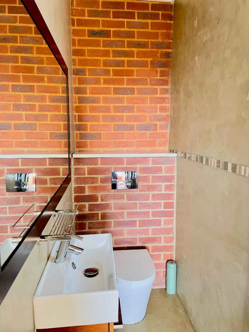 To Let 5 Bedroom Property for Rent in Olympus Country Estate Gauteng