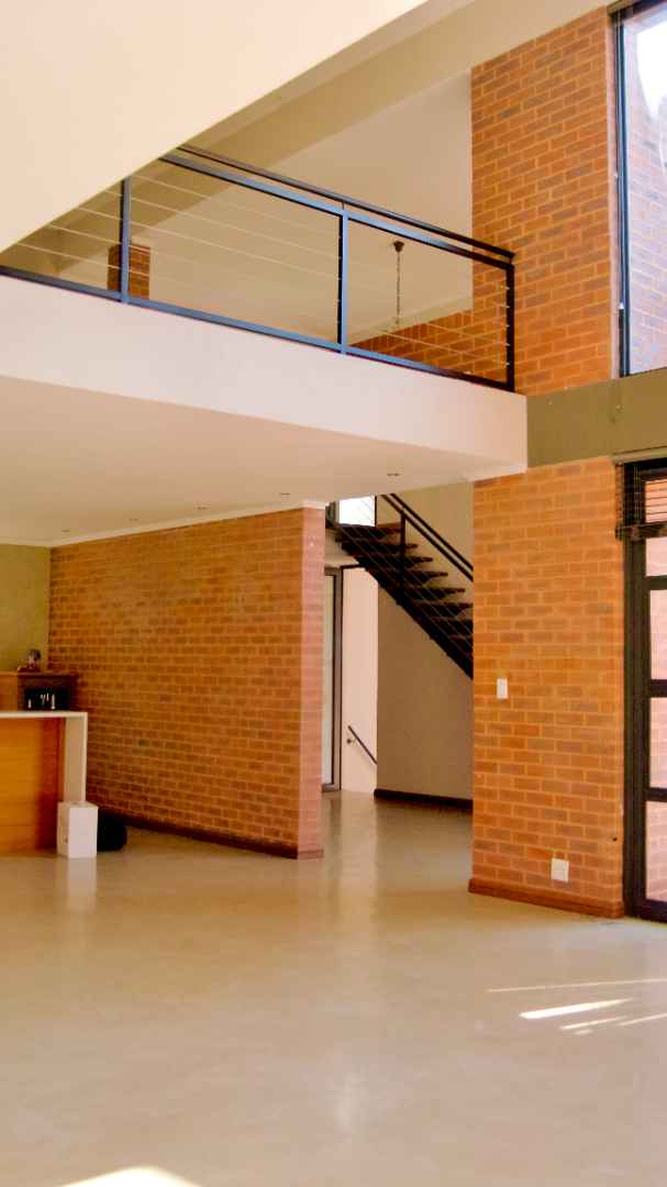 To Let 5 Bedroom Property for Rent in Olympus Country Estate Gauteng