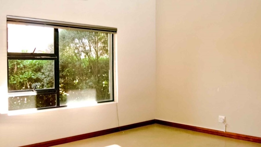 To Let 5 Bedroom Property for Rent in Olympus Country Estate Gauteng
