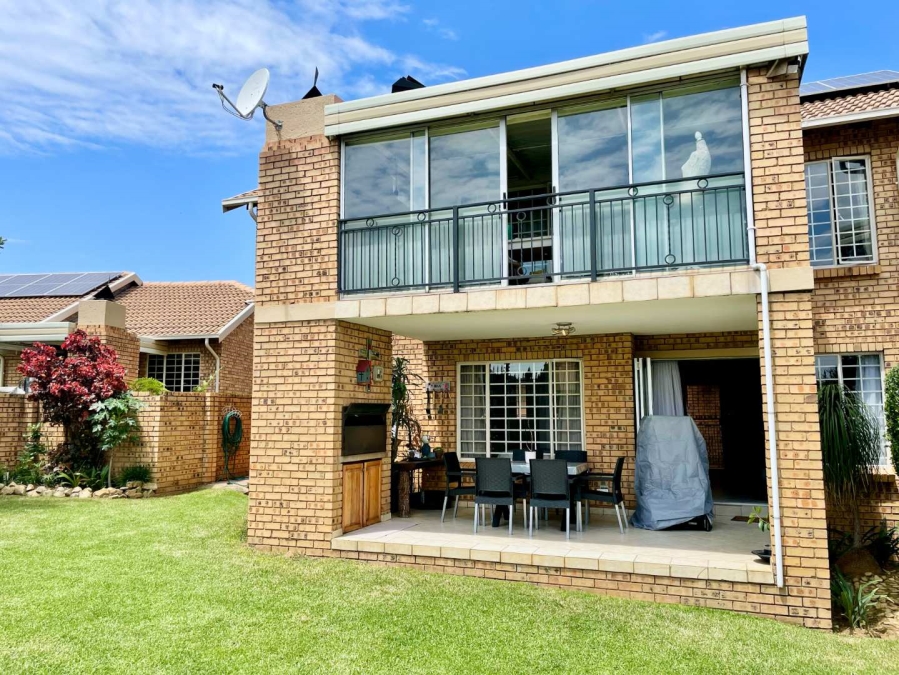 2 Bedroom Property for Sale in The Wilds Gauteng