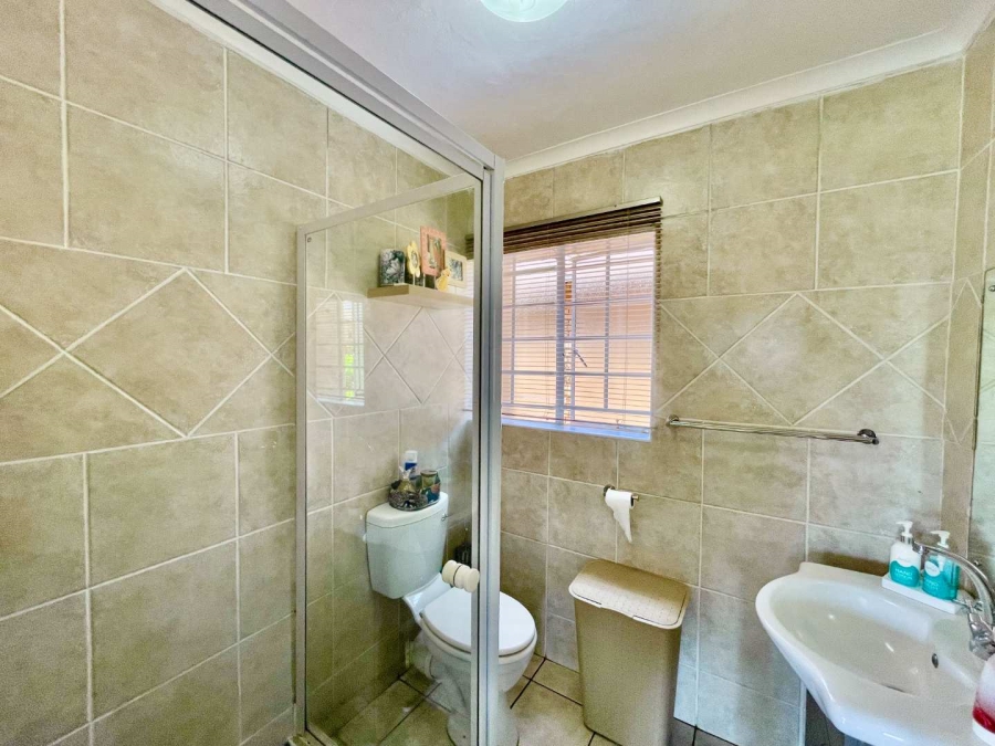 2 Bedroom Property for Sale in The Wilds Gauteng