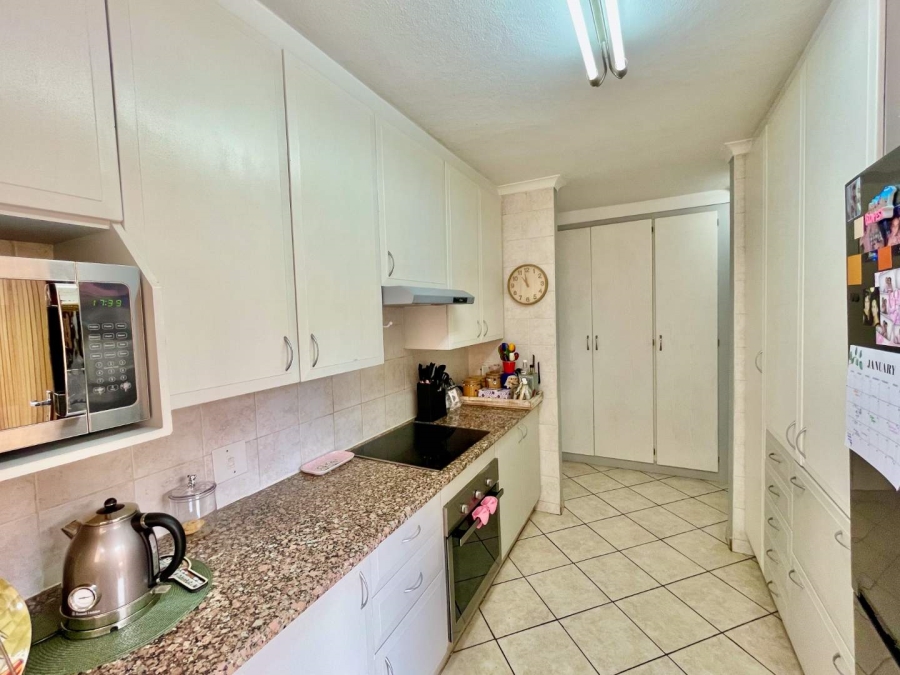 2 Bedroom Property for Sale in The Wilds Gauteng