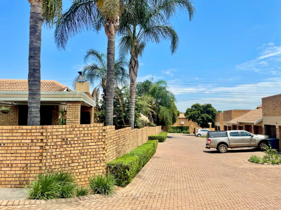 2 Bedroom Property for Sale in The Wilds Gauteng