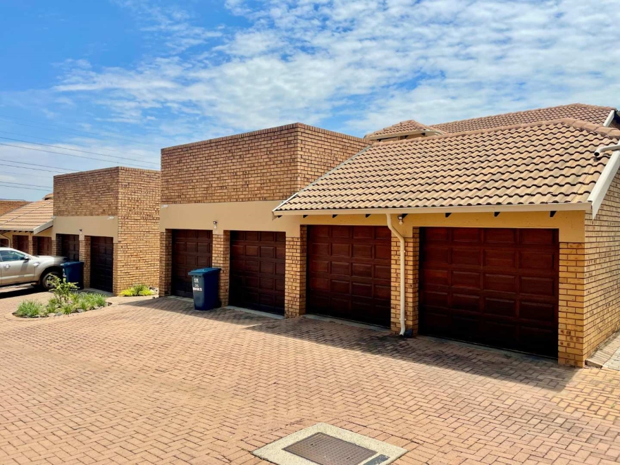 2 Bedroom Property for Sale in The Wilds Gauteng