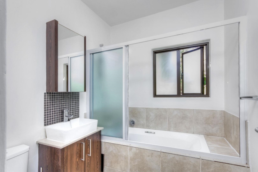 To Let 2 Bedroom Property for Rent in Douglasdale Gauteng