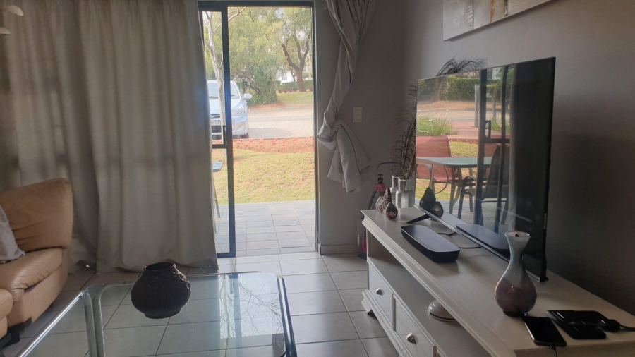 To Let 1 Bedroom Property for Rent in Jackal Creek Golf Estate Gauteng
