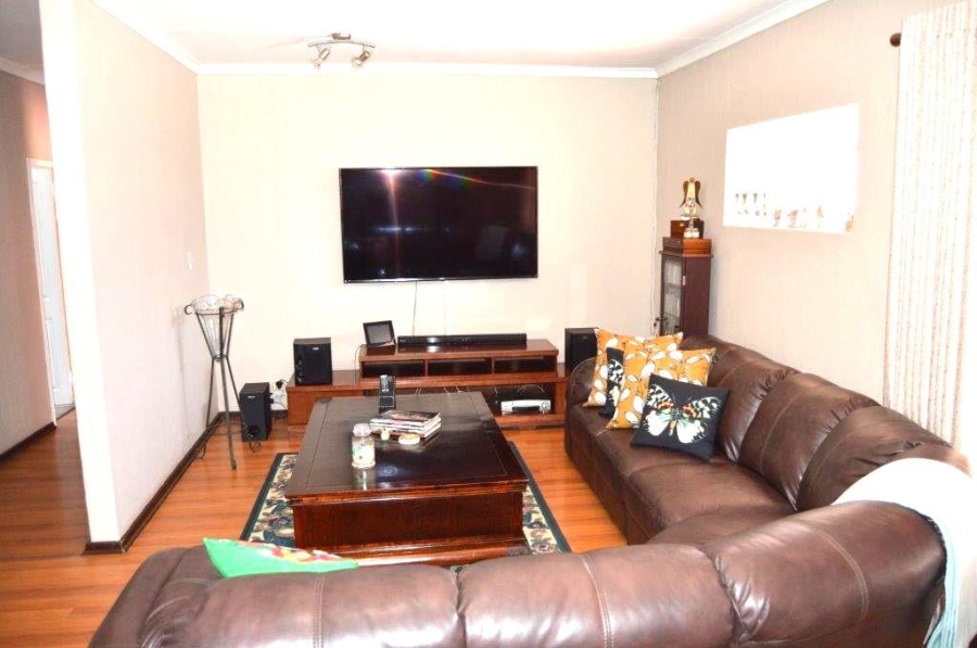 4 Bedroom Property for Sale in Brackendowns Gauteng