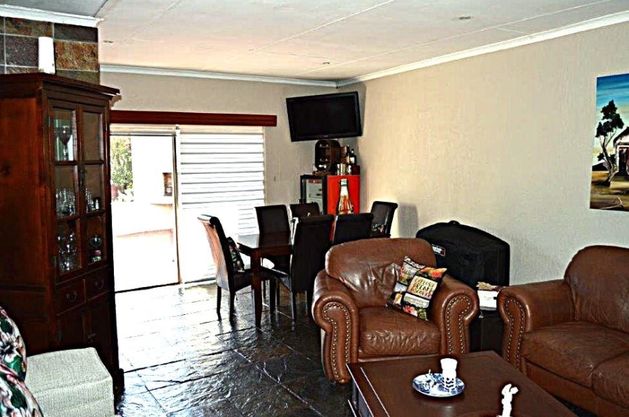 4 Bedroom Property for Sale in Brackendowns Gauteng