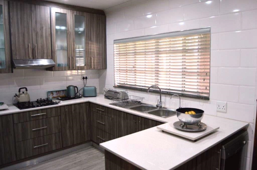 4 Bedroom Property for Sale in Brackendowns Gauteng