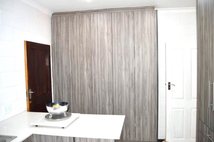 4 Bedroom Property for Sale in Brackendowns Gauteng