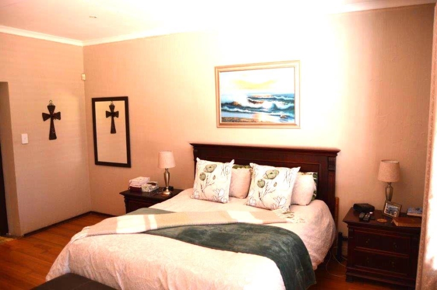 4 Bedroom Property for Sale in Brackendowns Gauteng