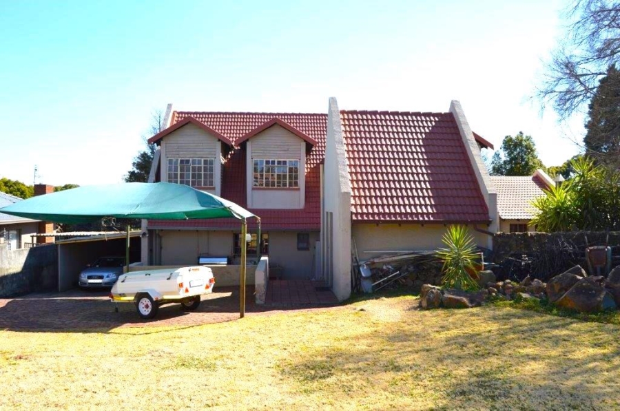 4 Bedroom Property for Sale in Brackendowns Gauteng