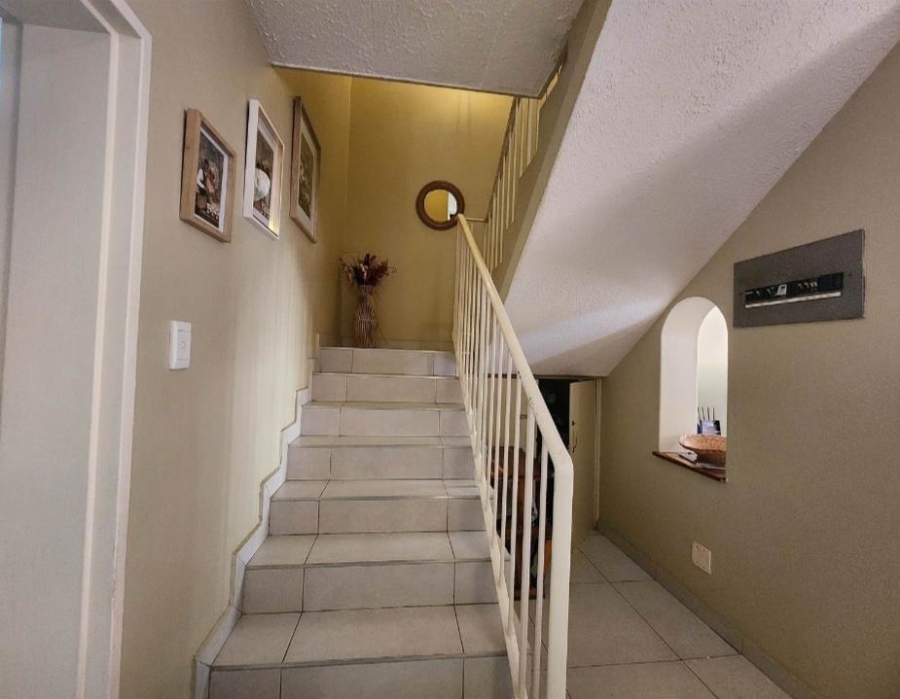 4 Bedroom Property for Sale in La Montagne Gauteng