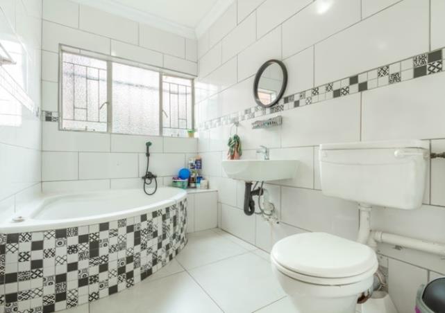 4 Bedroom Property for Sale in La Montagne Gauteng