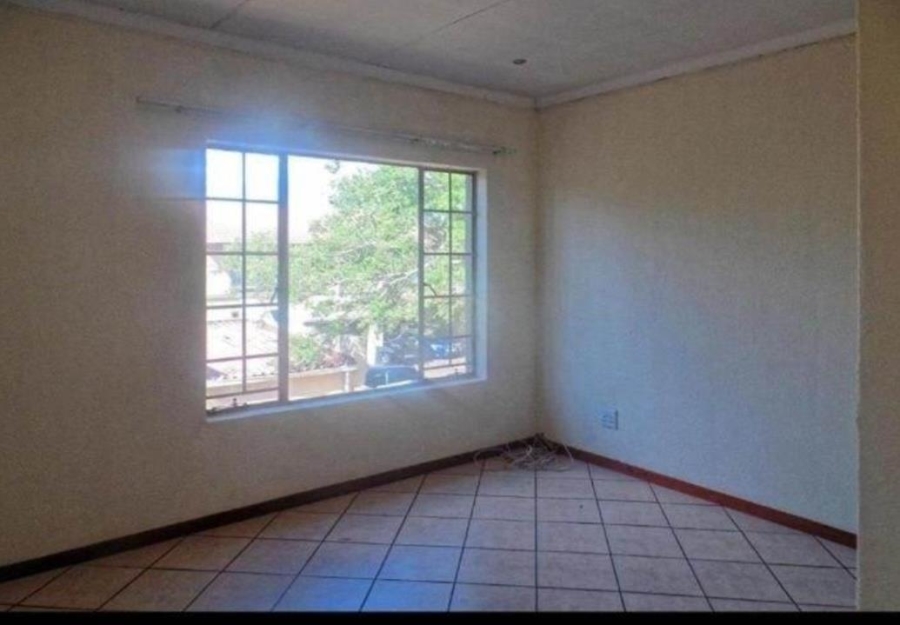 2 Bedroom Property for Sale in Willow Park Manor Gauteng