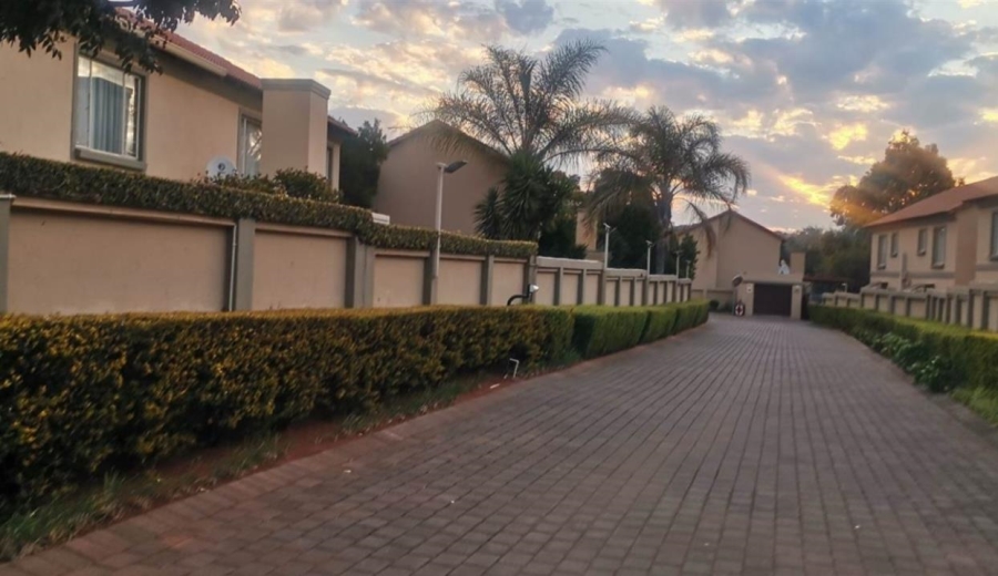 2 Bedroom Property for Sale in Willow Park Manor Gauteng