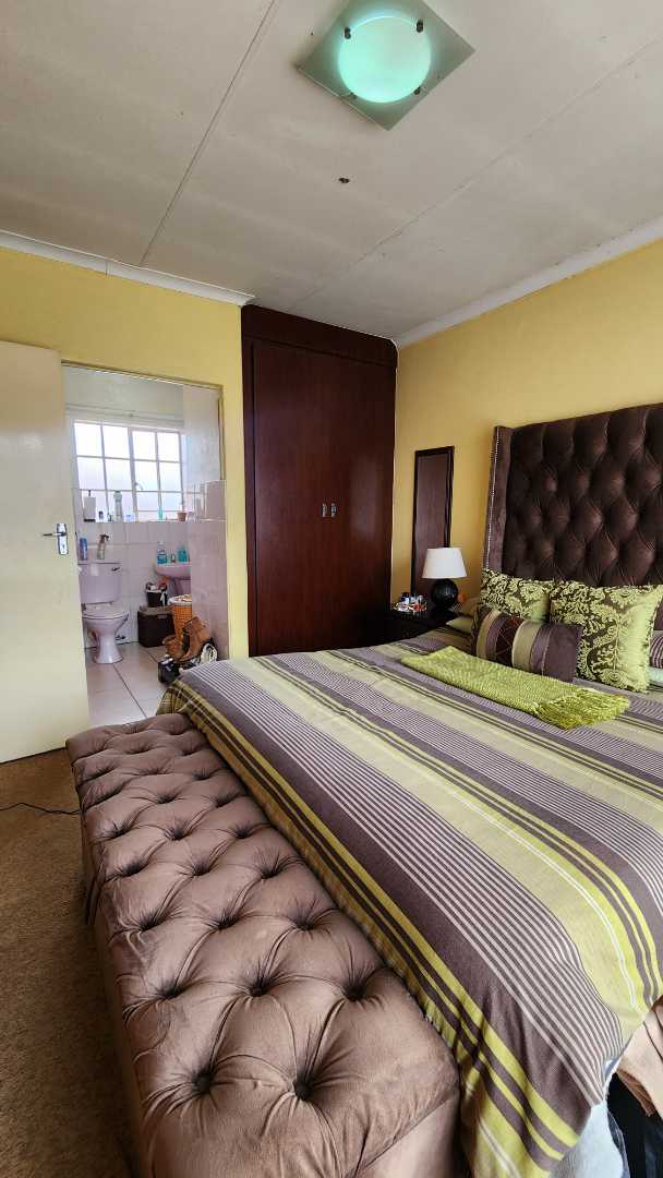 2 Bedroom Property for Sale in The Orchards Gauteng