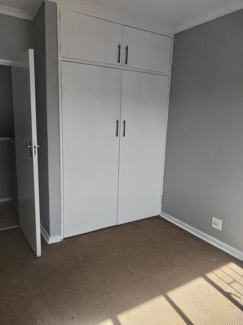 To Let 3 Bedroom Property for Rent in Clayville Gauteng