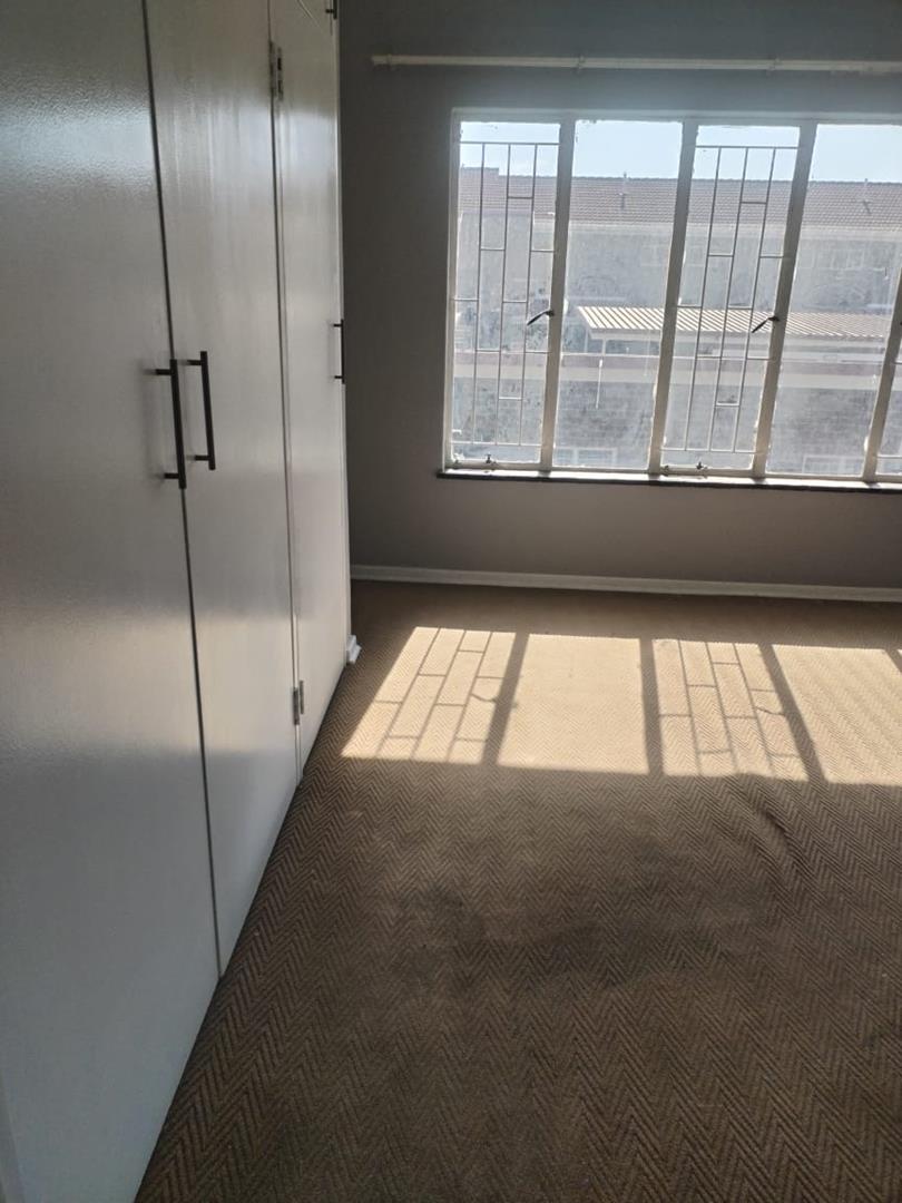 To Let 3 Bedroom Property for Rent in Clayville Gauteng