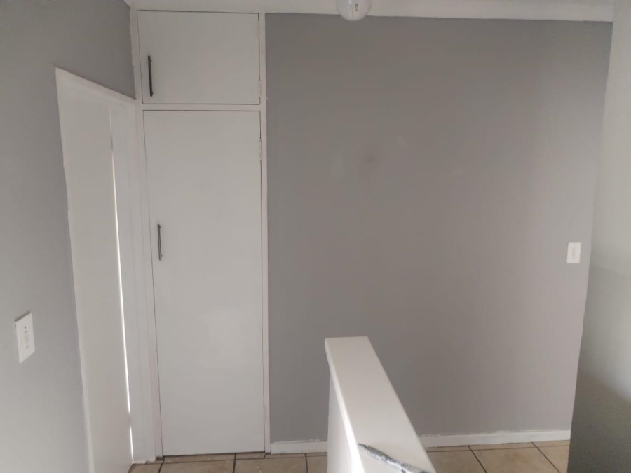 To Let 3 Bedroom Property for Rent in Clayville Gauteng