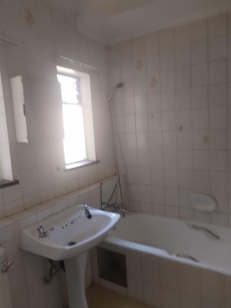 To Let 3 Bedroom Property for Rent in Clayville Gauteng