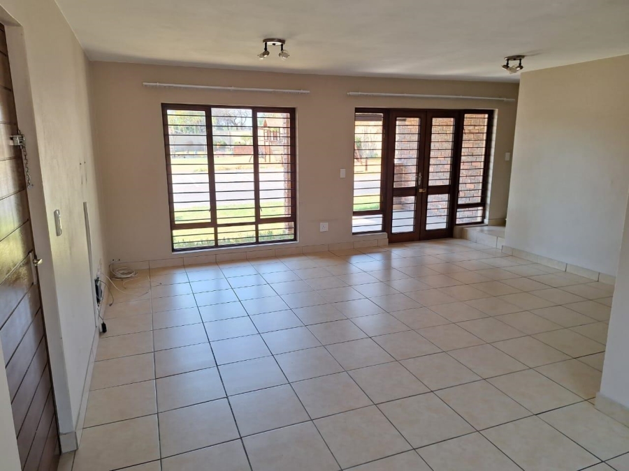 2 Bedroom Property for Sale in Vorna Valley Gauteng