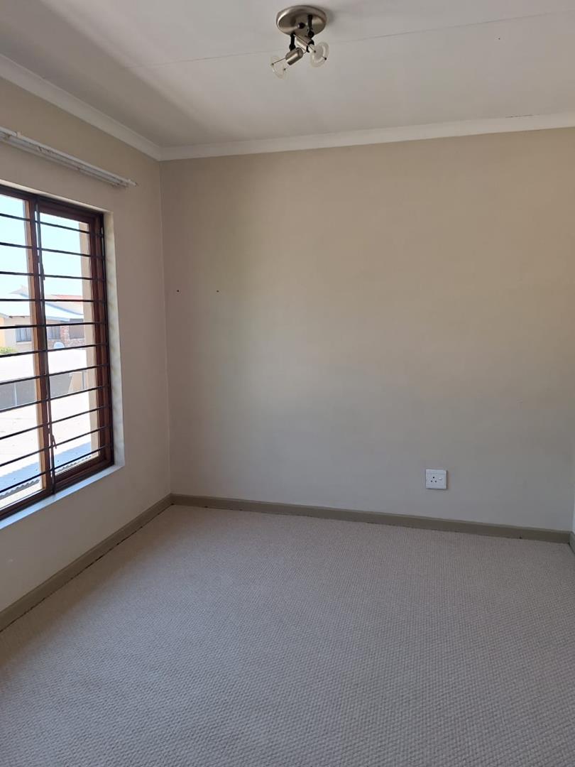 2 Bedroom Property for Sale in Vorna Valley Gauteng