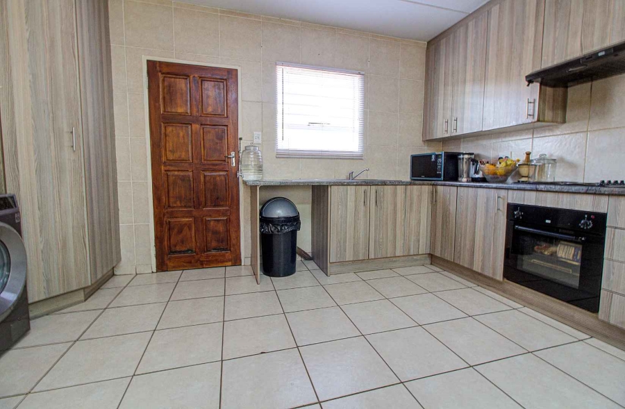 3 Bedroom Property for Sale in Wilgeheuwel Gauteng