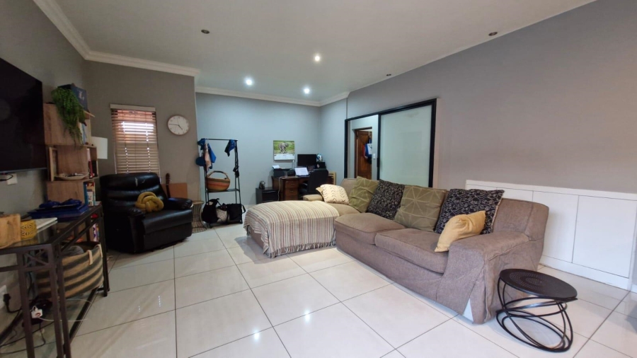 To Let 3 Bedroom Property for Rent in New Redruth Gauteng