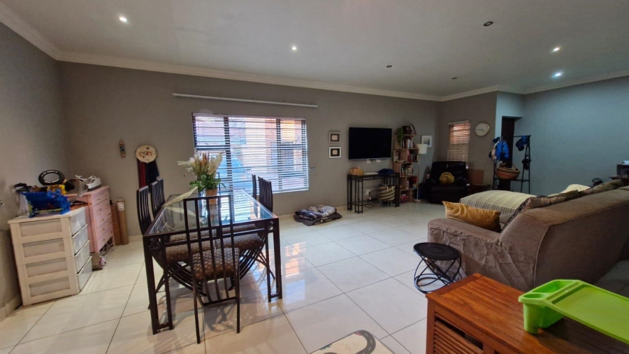 To Let 3 Bedroom Property for Rent in New Redruth Gauteng