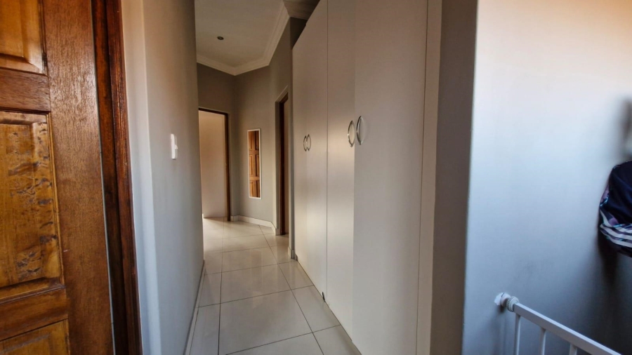 To Let 3 Bedroom Property for Rent in New Redruth Gauteng
